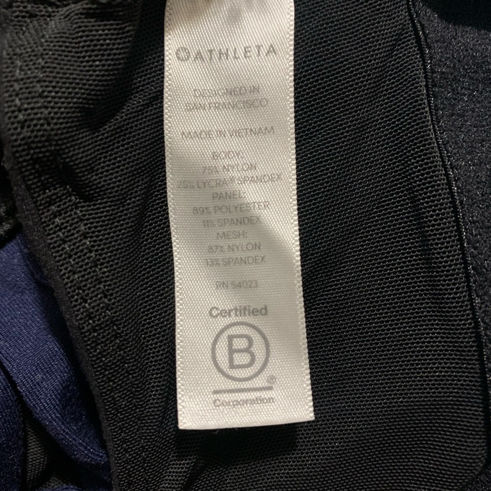 Athleta conscious twist crop - Picture 6 of 6